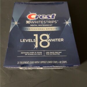 Crest PROFESSIONAL EFFECTS 3D Whitestrips 
18 Levels whiter